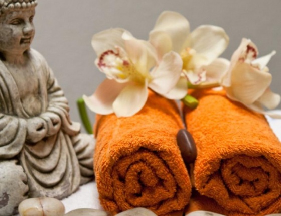 Rolled spa towels