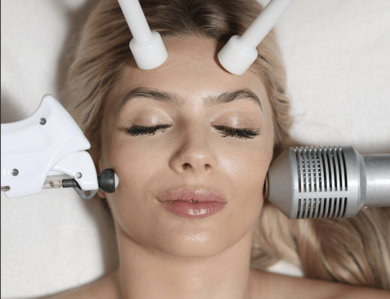 A lady having a softmesolgy beauty treatment in Cloud twelve spa.